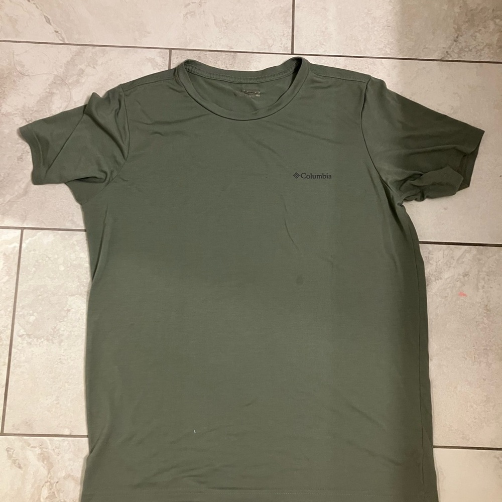Columbia Men's Olive Short Sleeve Tee